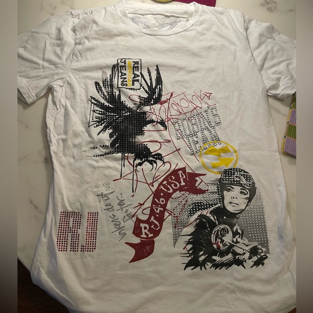 Robin’s Jean T shirt. Size large